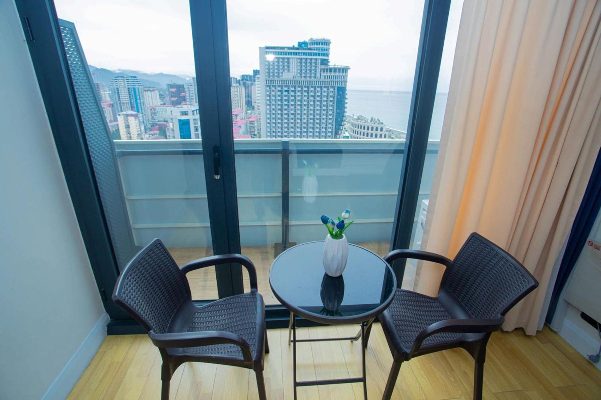 Orbi Aparthotel In Batumi Esterno foto